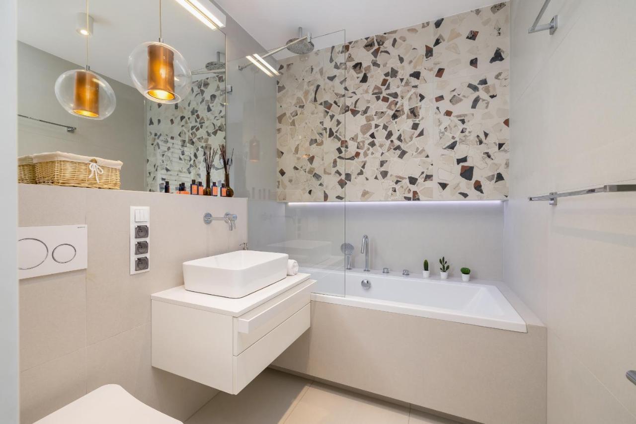 Vetulaniego Apartment With Air Conditioning & Parking By Renters Prestige Cracovie Extérieur photo